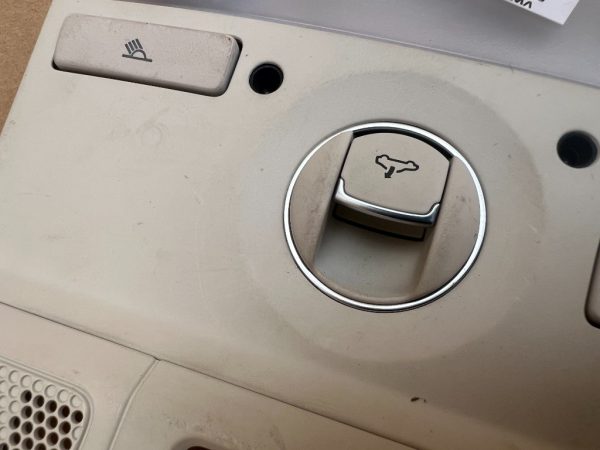 Buton de trapa panoramica crem VW Passat CC 3C8959561 3C8 959 561 - Dezmembrari Auto