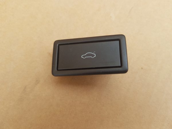Buton deschidere haion electric VW Passat B8 3G0959831B 3G0 959 831 B - Dezmembrari Auto