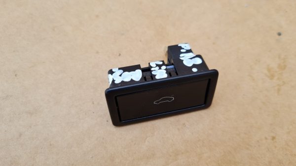 Buton deschidere haion VW Passat B8 3G0959831B 3G0 959 831 B - Dezmembrari Auto
