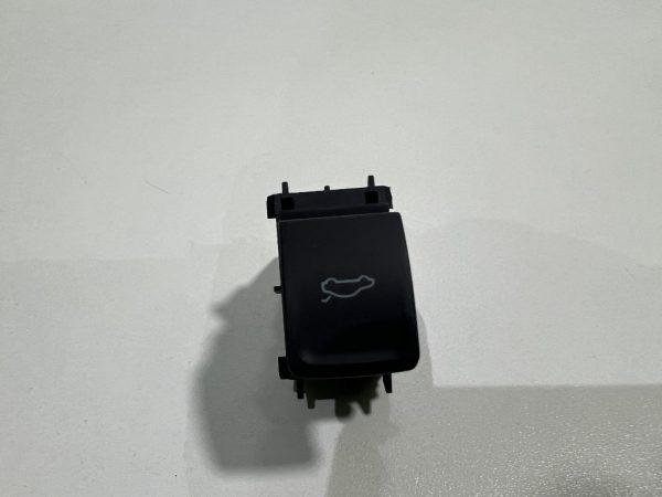 Buton deschidere haion VW Passat B8.5 din 2022 la 0 km 3G0959831 3G0 959 831 - Dezmembrari Auto
