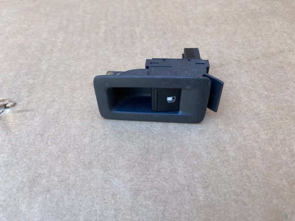 Buton deschidere rezervor VW Golf 5 plus 5M0959551A 5M0 959 551 A - Dezmembrari Auto