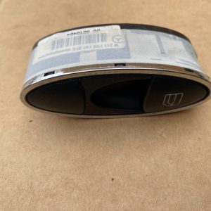 Buton geam electric dreapta fata Mercedes E-Class W211 2003 A2118211351 - Dezmembrari Auto
