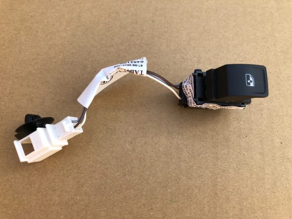 Buton geam electric stanga dreapta fata spate VW Passat B8 5G0959855M - Dezmembrari Auto