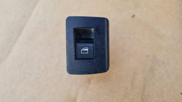 Buton geam electric stanga spate BMW X5 E53 - Dezmembrari Auto