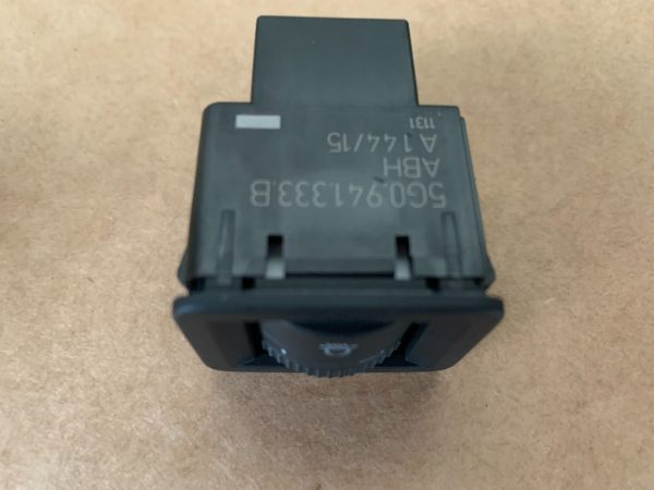 Buton reglaj faruri VW Golf 7 2016 5G0941333B 5G0 941 333 B la 0 km - Dezmembrari Auto