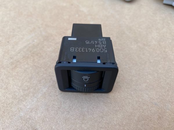 Buton reglaj faruri VW Golf 7 5G0941333B 5G0 941 333 B la 0 km - Dezmembrari Auto