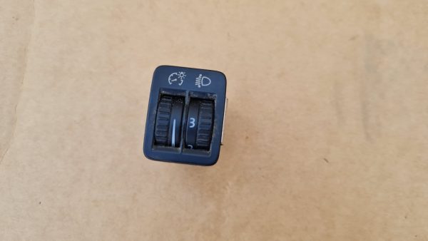 Buton reglaj faruri VW Passat B7 - Dezmembrari Auto