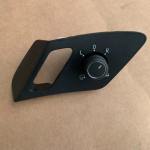 Buton reglaj oglinzi cu rabatare electrica VW Golf 7 2016 5G0959565AG 5G0 959 565 AG la 0 km - Dezmembrari Auto