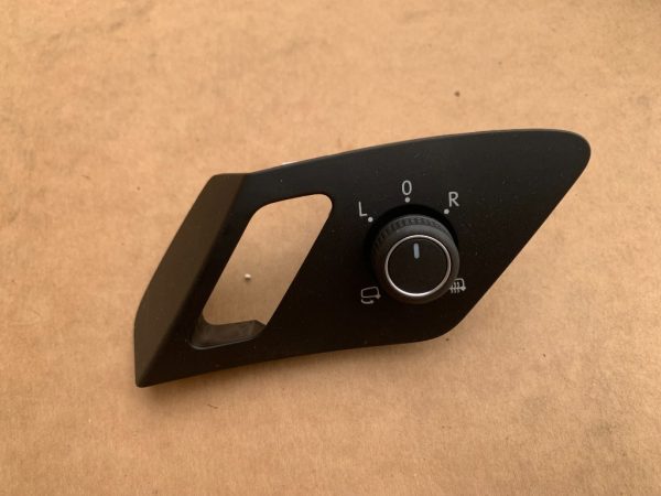 Buton reglaj oglinzi cu rabatare electrica VW Golf 7 5G0959565AG 5G0 959 565 AG la 0 km - Dezmembrari Auto
