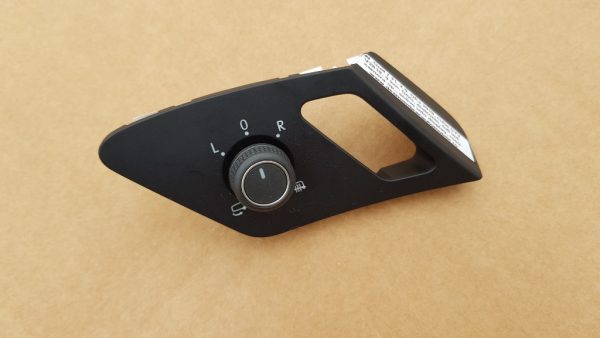 Buton reglaj oglinzi cu rabatare si incalzire VW Golf 7 5G0959565AJ 5G0 959 565 AJ - Dezmembrari Auto
