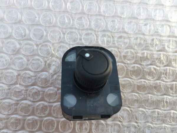 Buton reglaj oglinzi rabatabile electric Audi A3 8V din 2016 8V0959565B 8V0 959 565 B - Dezmembrari Auto