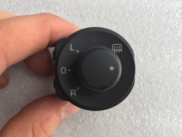 Buton reglaj oglinzi Skoda Octavia 2 1Z1 959 565 A 1Z1959565A - Dezmembrari Auto