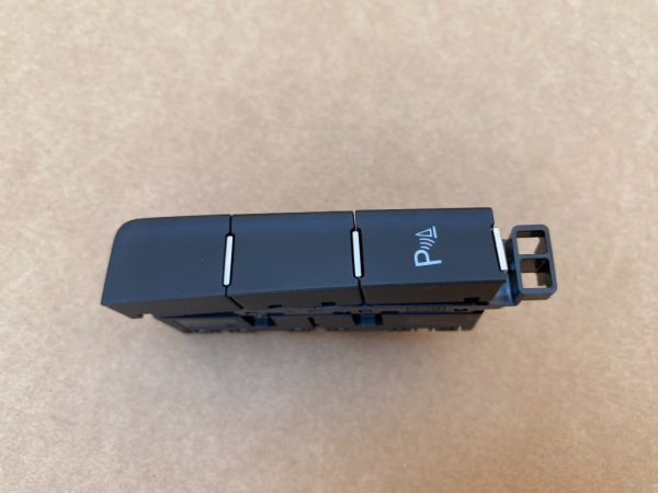 Buton senzori parcare VW Golf 7 2016 5G1927238E 5G1 927 238 E la 0 km - Dezmembrari Auto