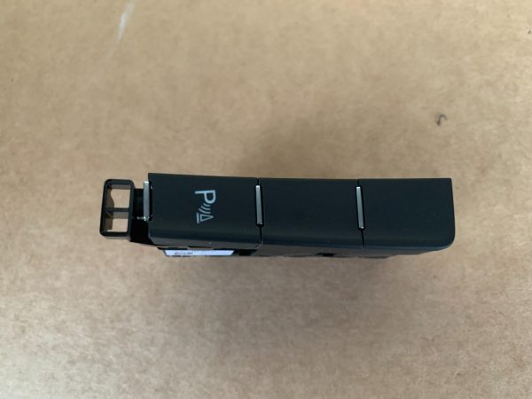 Buton senzori parcare VW Golf 7 5G1927238E 5G1 927 238 E - Dezmembrari Auto