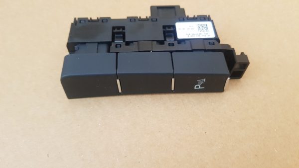 Buton senzori parcare VW Golf 7 5G1927238E 5G1 927 238 E - Dezmembrari Auto