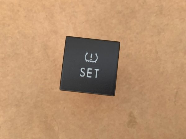 Buton senzori presiune roti VW Jetta 2017 1K0927121B 1K0 927 121 B la 0 km - Dezmembrari Auto