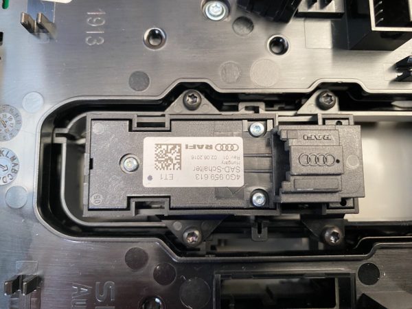 Buton trapa Audi A6 C7 2016 4G0959613 4G0 959 613 la 0 km - Dezmembrari Auto