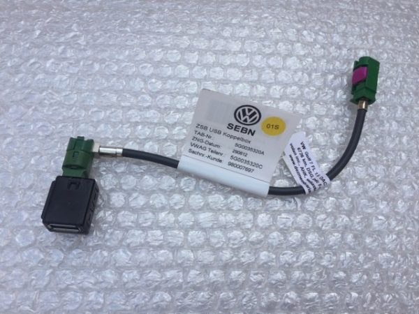 Cablu adaptor usb VW Golf 7 Hatchback 5G0 035 320 C 5G0035320C - Dezmembrari Auto
