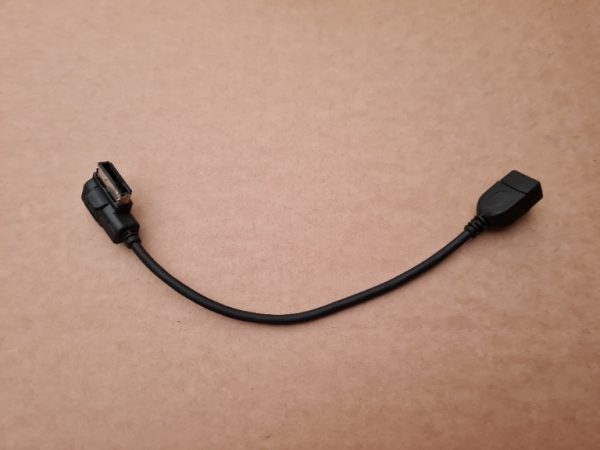 Cablu MDI USB VW Jetta 2017 5N0035558 5N0 035 558 - Dezmembrari Auto
