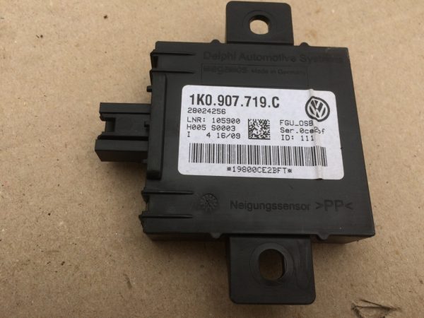 Calculator anti furt alarma Audi A3 8P 2011 1.6 CAY 1K0907719C - Dezmembrari Auto