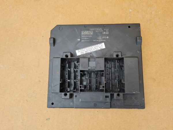 Calculator confort BCM VW Passat B8 5Q0937086BH 5Q0 937 086 BH - Dezmembrari Auto