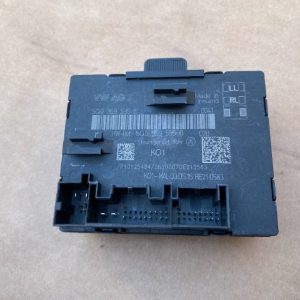 Calculator confort usa stanga spate VW Passat B8 5Q0959595E 5Q0 959 595 E - Dezmembrari Auto