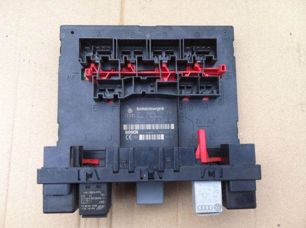Calculator confort VW Seat Skoda cod 3C0937049B 3C0 937 049 B - Dezmembrari Auto