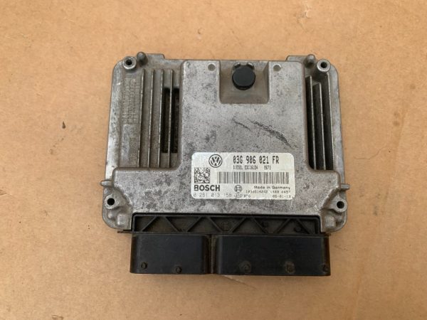 Calculator motor ECU Seat Leon 2007 2.0 tdi BMM 03G906021FR 03G 906 021 FR - Dezmembrari Auto