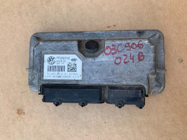 Calculator motor ECU Skoda Fabia 2 1.4 03C906024B 03C 906 024 B - Dezmembrari Auto