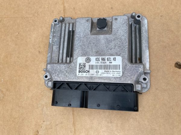 Calculator motor ECU VW Golf 5 1.9 tdi BLS 03G906021HB 03G 906 021 HB - Dezmembrari Auto