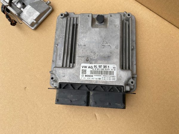 Calculator motor ECU VW Passat B8 2.0 tdi DFC 04L907309M 04L 907 309 M - Dezmembrari Auto
