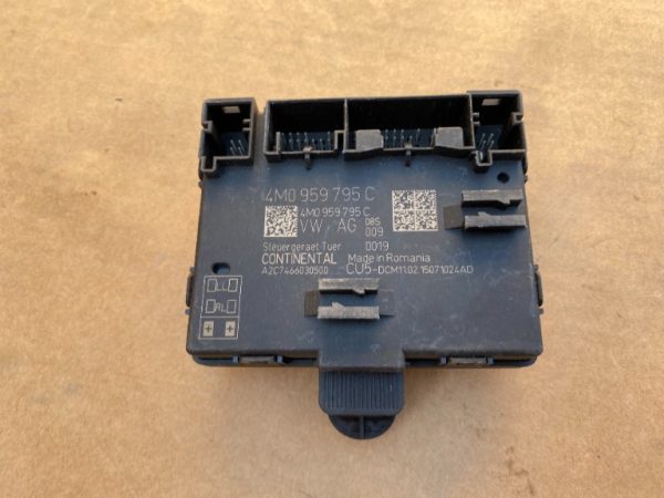 Calculator usa dreapta spate Audi A4 B9 4M0959795C 4M0 959 795 C - Dezmembrari Auto