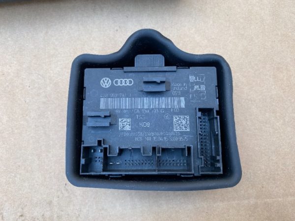 Calculator usa stanga fata Audi A6 C7 2016 4G8959793G 4G8959793J la 0 km - Dezmembrari Auto