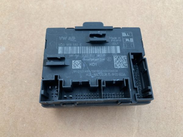 Calculator usa stanga fata VW Golf 7 2016 5Q0959593E 5Q0 959 593 E - Dezmembrari Auto