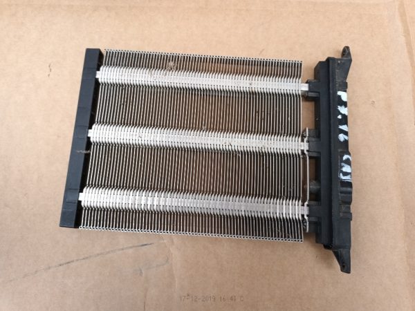 Calorifer electric VW Passat B7 1K0963235F 1K0 963 235 F - Dezmembrari Auto