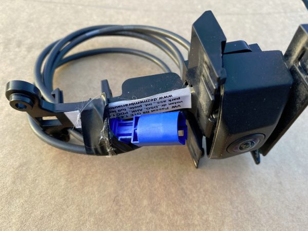 Camera video bara fata 360 grade VW Passat B8 cu suport si cablaj incluse - Dezmembrari Auto - imagine 2