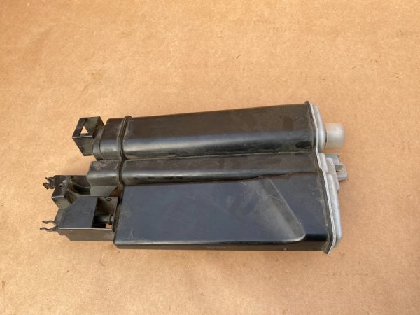 Canistra carbon VW Passat B8 3Q0201801A 3Q0 201 801 A - Dezmembrari Auto