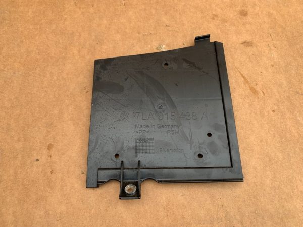 Capac baterie VW Transporter T6 2021 7LA915438A 7LA 915 438 A - Dezmembrari Auto