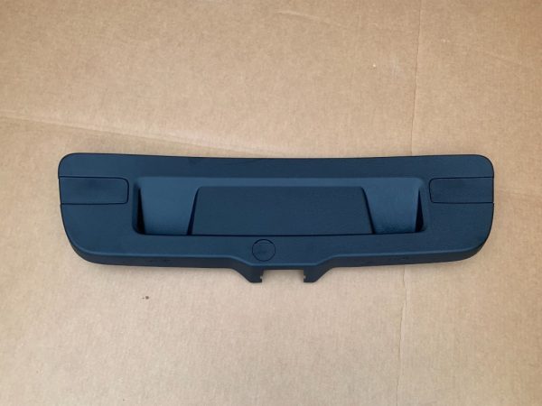 Capac capota spate VW Jetta 2017 5C6867605A 5C6 867 605 A - Dezmembrari Auto