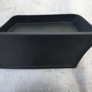 Capac carcasa baterie portbagaj VW Passat B6 B7 3C9 868 865 3C9868865 - Dezmembrari Auto