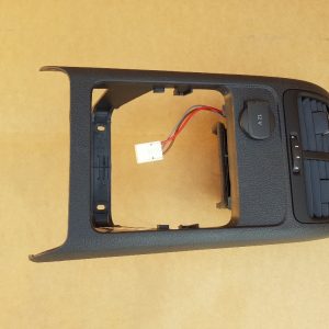 Capac cotiera cu grile de ventilatie VW Jetta 2016 5C6864298J 5C6 864 298 J - Dezmembrari Auto