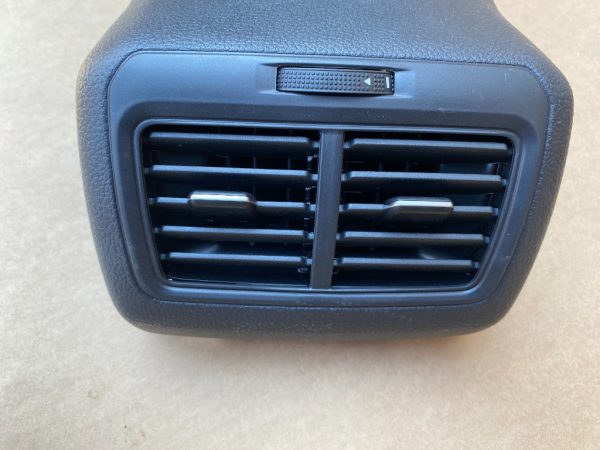 Capac cotiera cu grile ventilatie VW Golf 7 2019 5G0819203 5G0 819 203 - Dezmembrari Auto - imagine 3