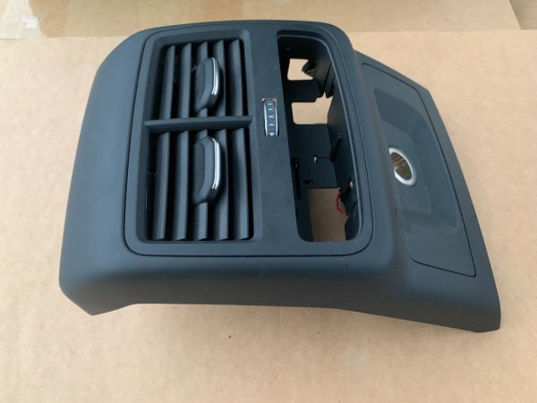 Capac cotiera cu guri ventilatie Audi A4 B9 8W0864376 8W0 864 376 - Dezmembrari Auto