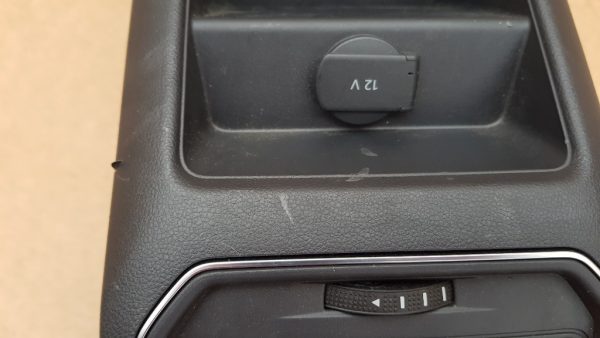 Capac cotiera cu guri ventilatie VW Sportsvan 510863300B 510 863 300 B - Dezmembrari Auto - imagine 3