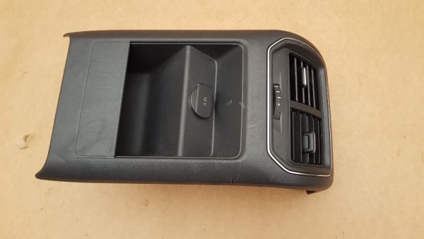 Capac cotiera cu guri ventilatie VW Sportsvan 510863300B 510 863 300 B - Dezmembrari Auto