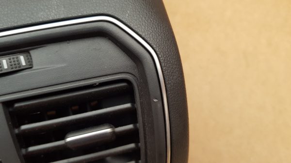 Capac cotiera cu guri ventilatie VW Sportsvan 510863300B 510 863 300 B - Dezmembrari Auto - imagine 2
