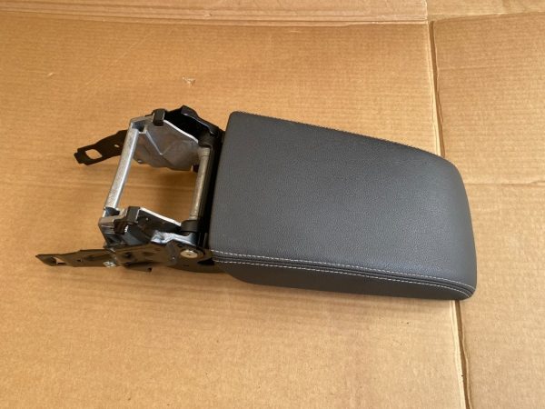 Capac cotiera din piele VW Passat B8 la 0 km - Dezmembrari Auto