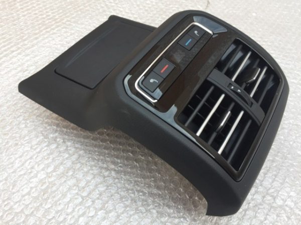 Capac cotiera panou climatronic VW Passat B8 3G0 907 049 C 3G0907049C - Dezmembrari Auto
