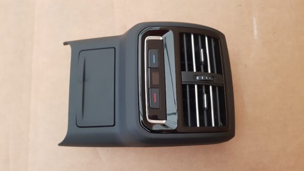 Capac cotiera spate cu climatronic VW Passat B8 3G0907049D 3G0864298K - Dezmembrari Auto