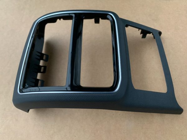 Capac cotiera VW Passat B8 - Dezmembrari Auto